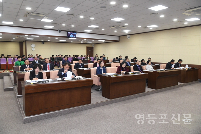 임시회가 진행중인 구의회 본회의장.