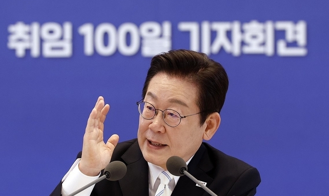 이재명 대통령이 11일 청와대 영빈관에서 열린 취임 100일 기자회견 '회복을 위한 100일, 미래를 위한 성장'에서 발언하고 있다. /사진=연합뉴스