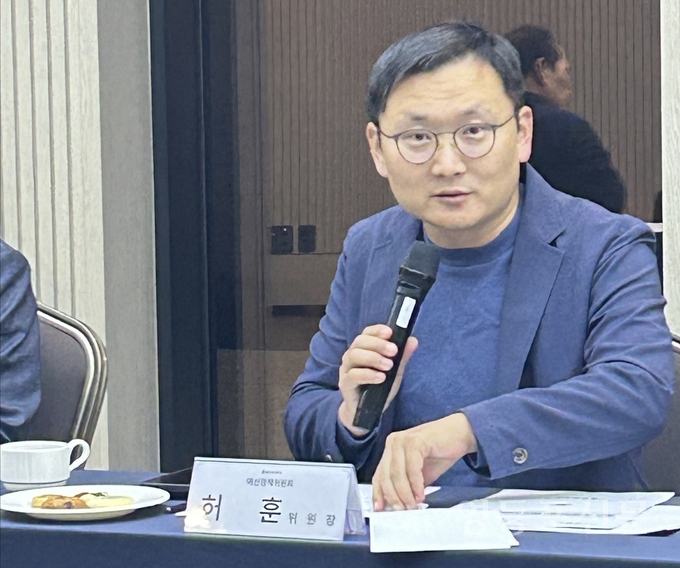 허훈 위원장이 발언하고 있다.