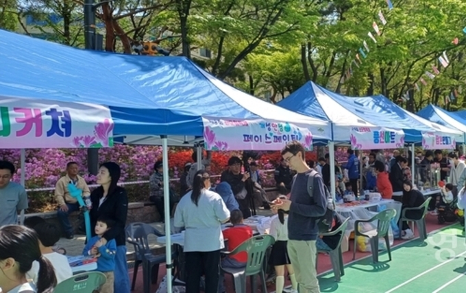 ‘제8회 신길5동 신오철쭉제’ 열려